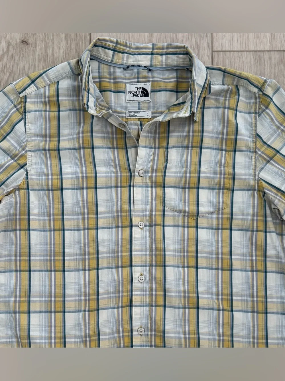 The North Face men’s plaid Large short sleeve button down camp shirt hiking EUC